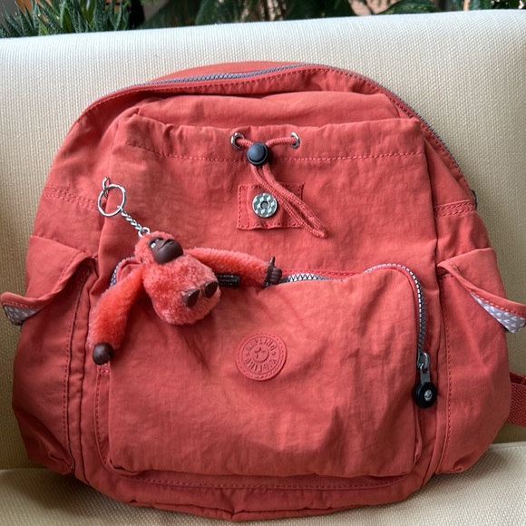 Kipling Ravier Backpack great gift idea - furry monkey keychain - Picture 4 of 7